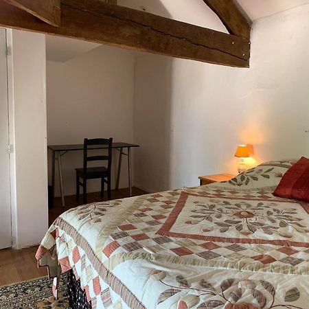 Townhouse 26 Chambres D'Hotes Civray Hotel Exterior foto